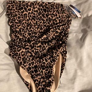 One piece Victorias Secret swimsuit size small